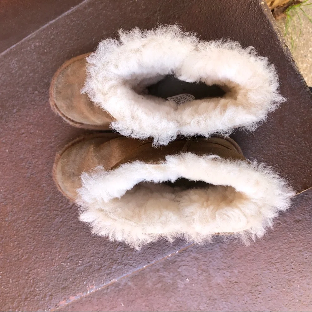 Koolaburra by Ugg Girls Side Zip Boots‎ Size 13 Chestnut Sheepskin Suede